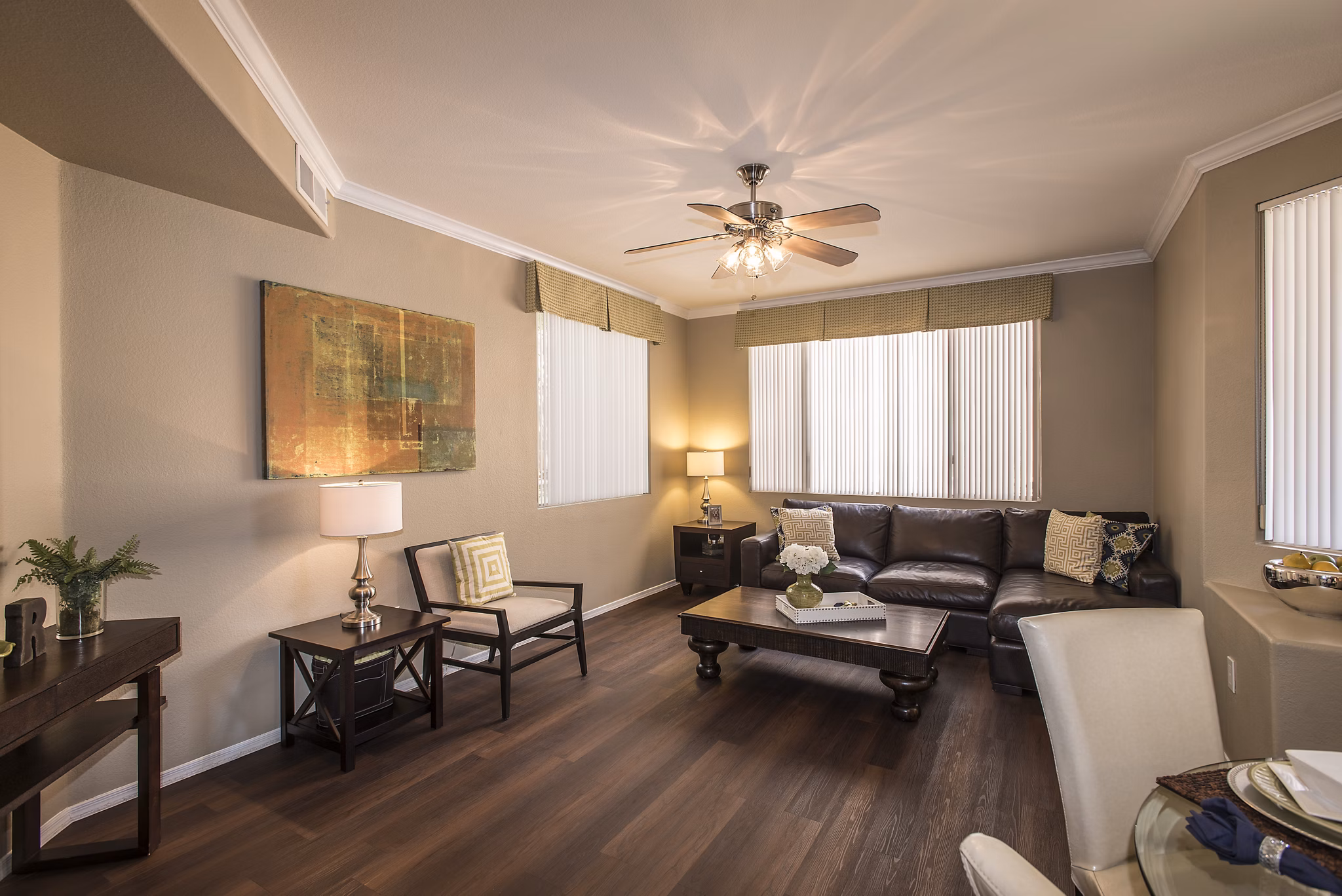Contemporary living room with stylish furnishings at Santa Rosa Apartments