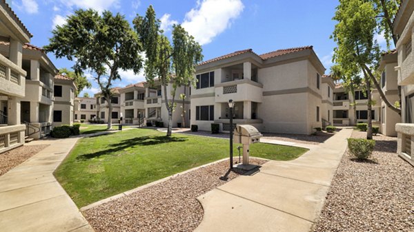 patio at Santa Rosa Apartments