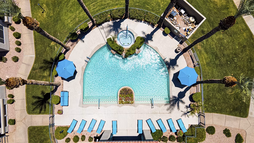 pool at Santa Rosa Apartments