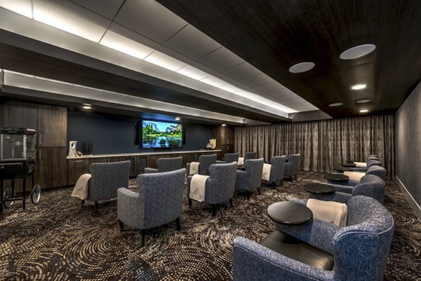 Overture Cotswold: Luxury senior apartments with lush landscapes in Charlotte, North Carolina