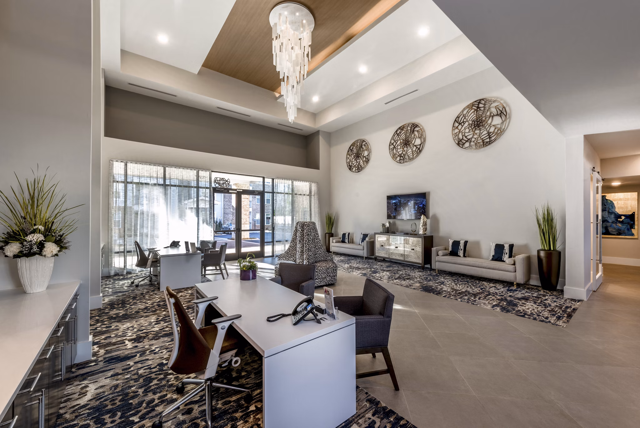 Overture Cotswold: Elegant luxury apartments view in Charlotte with manicured landscaping