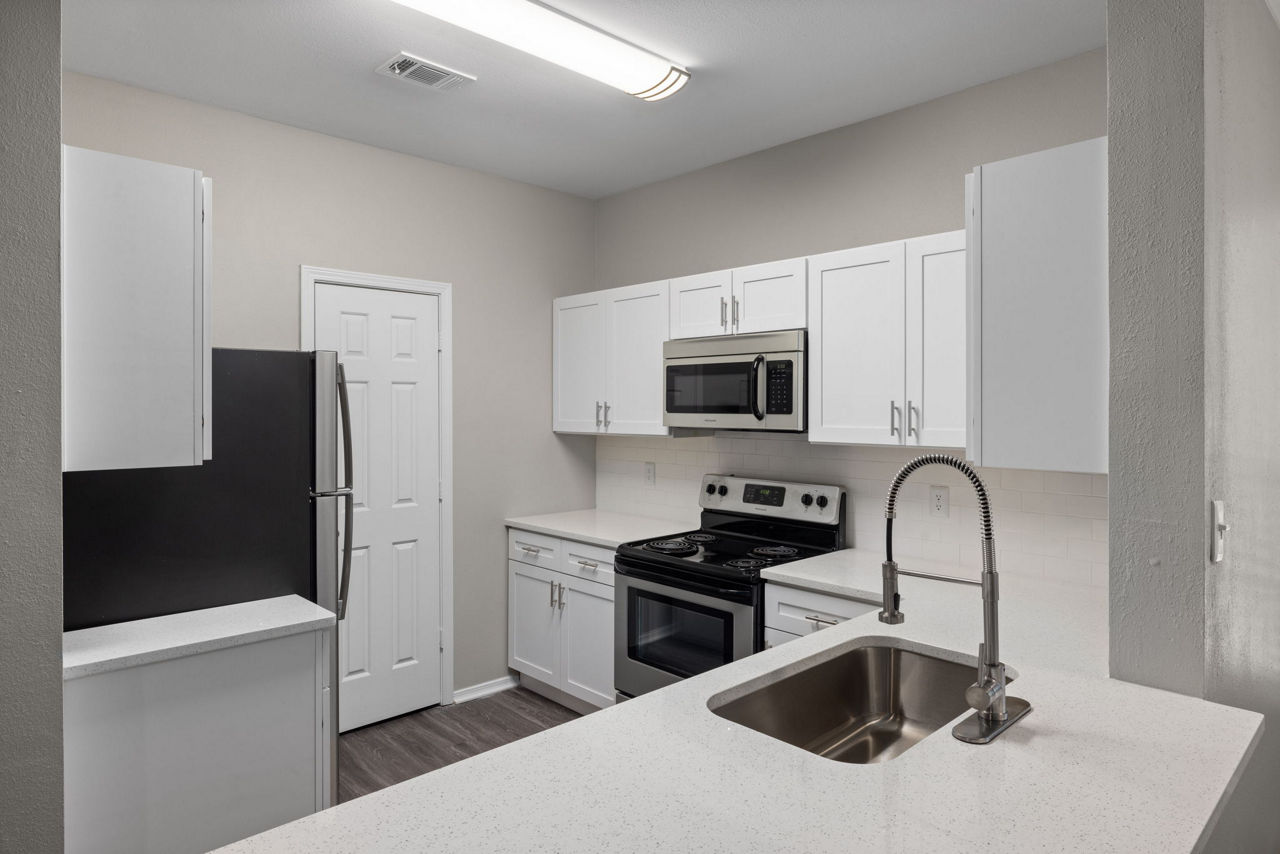 Cary Greens at Preston Apartments 13 of 30