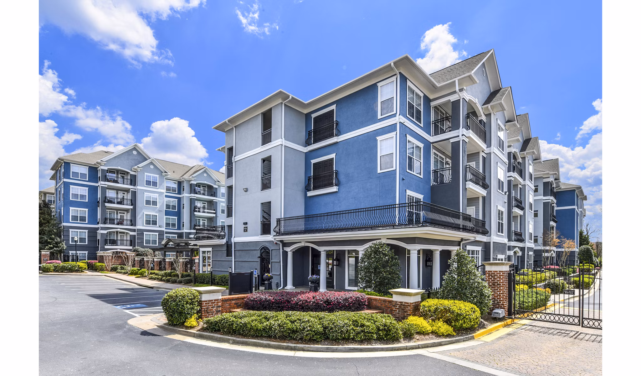 Avana City North: Elegant high-rise luxury apartments in the heart of the city