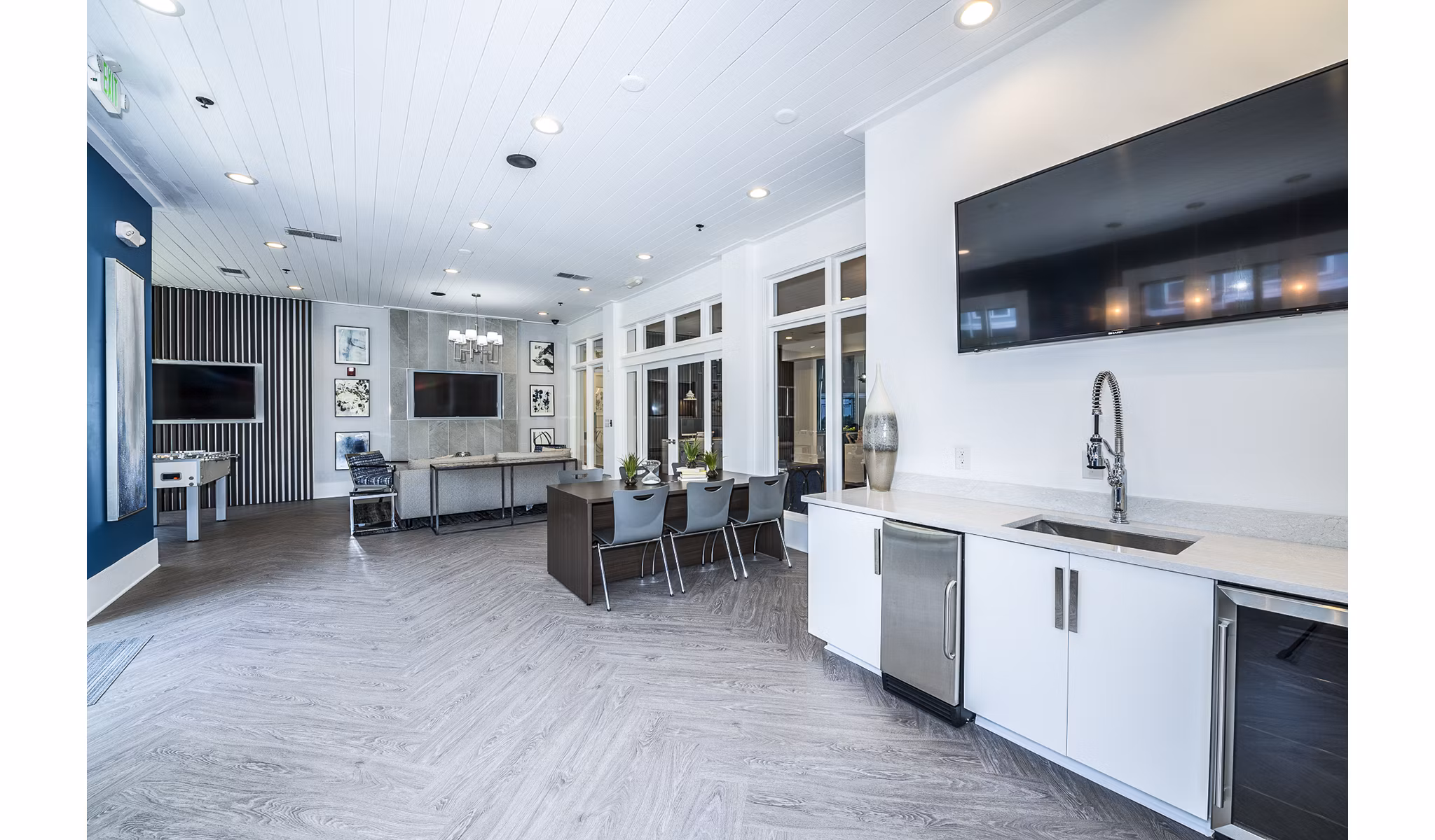 clubhouse/lobby at Avana City North Apartments
