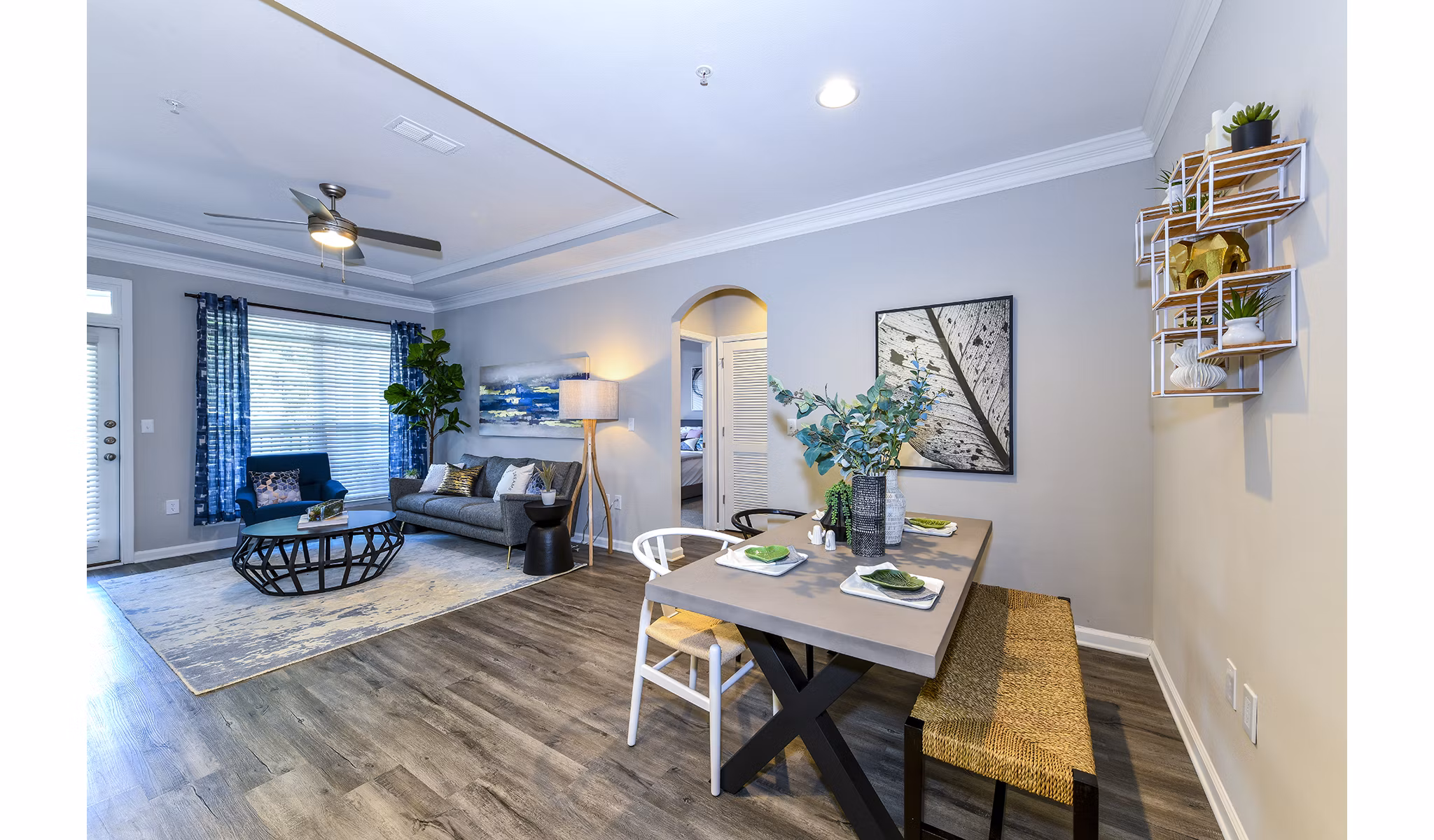 dining room at Avana City North Apartments 