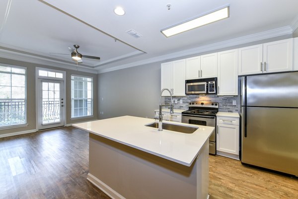 dining room at Avana City North Apartments 