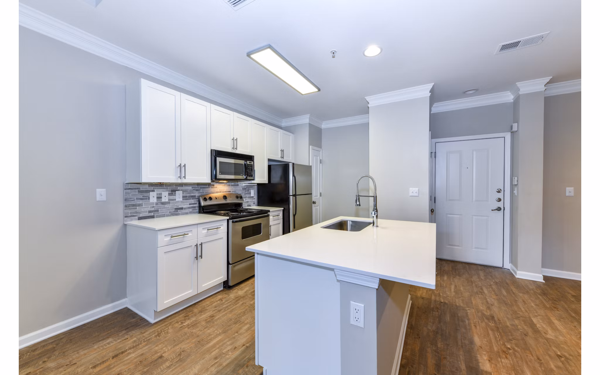 dining room at Avana City North Apartments 