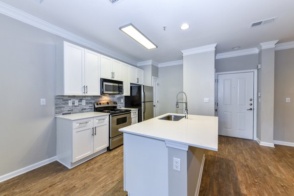 dining room at Avana City North Apartments 