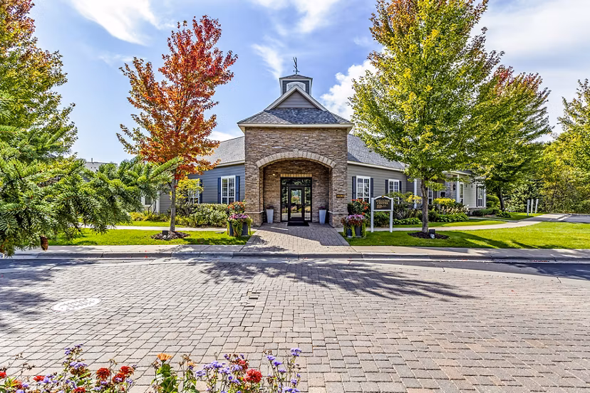 The Grand Reserve: Elegant luxury apartments with scenic views