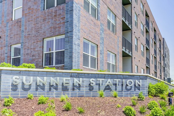 Sunnen Station Apartments: Contemporary building in Maplewood showcasing luxury Greystar living