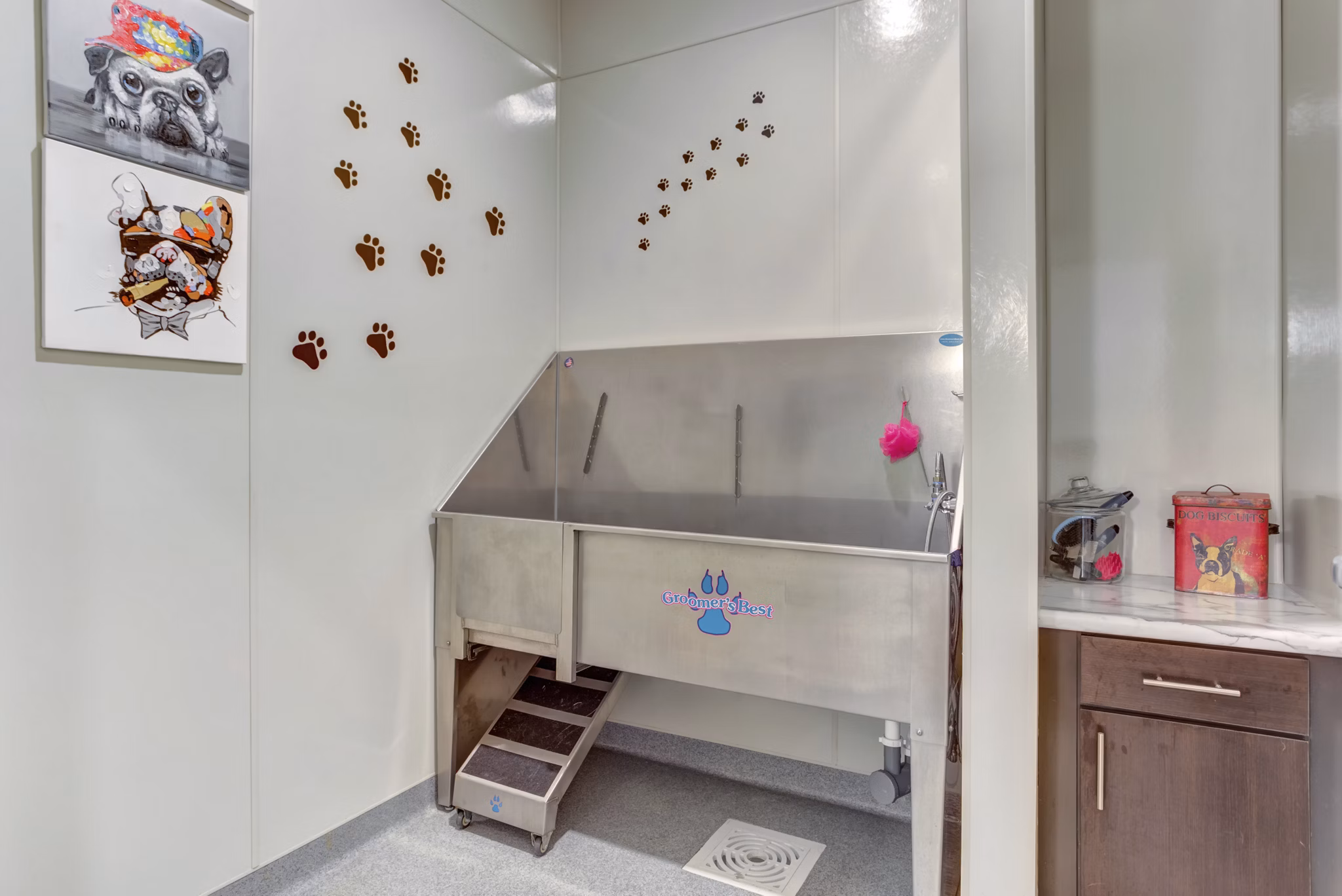 Convenient dog wash station at Sunnen Station Apartments, perfect for pet care and grooming needs for residents