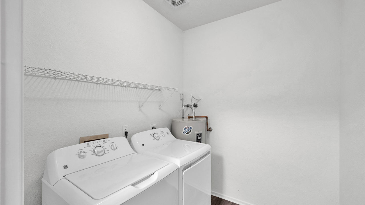 Laundry room at San Paulo Apartments (1 of 2)