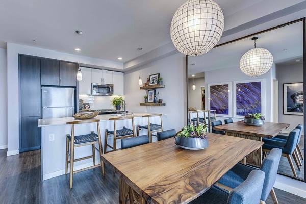 dining room at Elan Uptown Flats Apartments