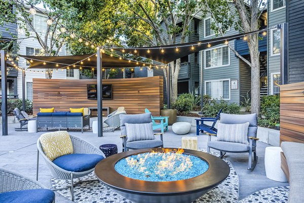 fire pit/patio at Avana Sunnyvale Apartments