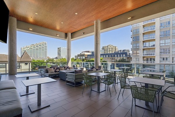 Courtyard with lush landscaping at Gallery at Turtle Creek Apartments, offering a serene escape in a luxury living environment