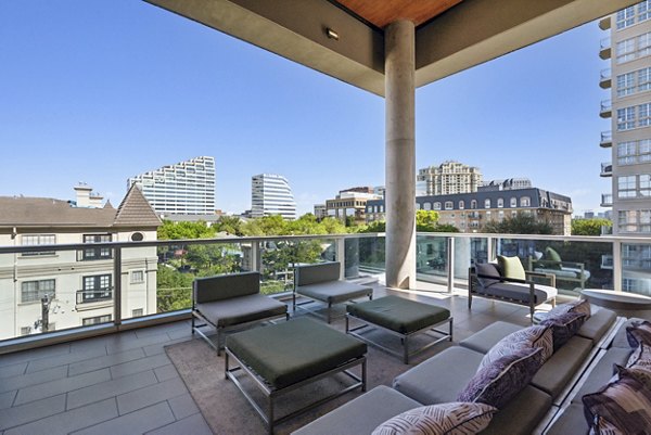 Tranquil courtyard with lush landscaping at Gallery at Turtle Creek Apartments, a luxury residential community in Dallas