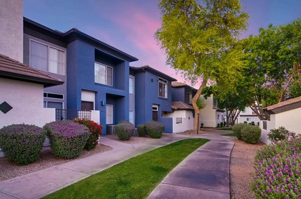 exterior at Verano Townhomes Apartments 