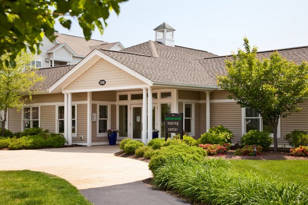 Pembroke Woods Apartments: Stylish view of luxury apartments in Braintree