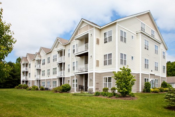 exterior at Pembroke Woods Apartments