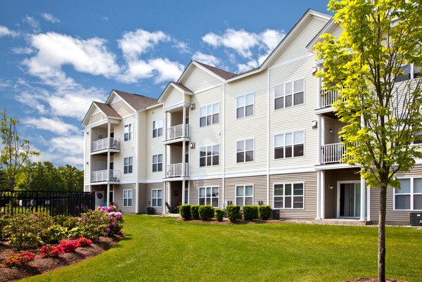 exterior at Pembroke Woods Apartments