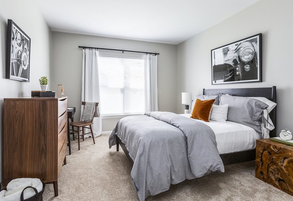 bedroom at Pembroke Woods Apartments