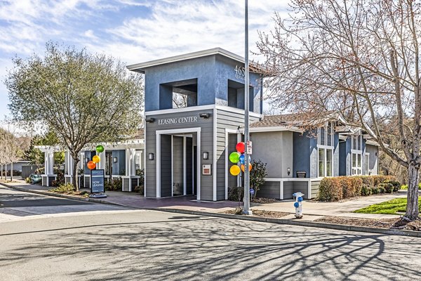 Acacia on Santa Rosa Creek: Modern luxury apartments near Santa Rosa Creek trails