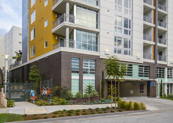 The Desmond: Luxury urban apartments with modern architecture in vibrant city center