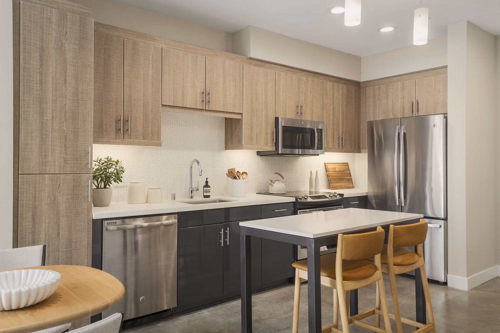 kitchen at Desmond at Wilshire Apartments 