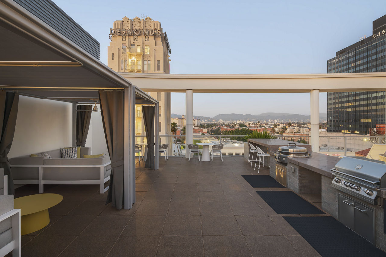 Roof deck at Desmond At Wilshire (5 of 8)