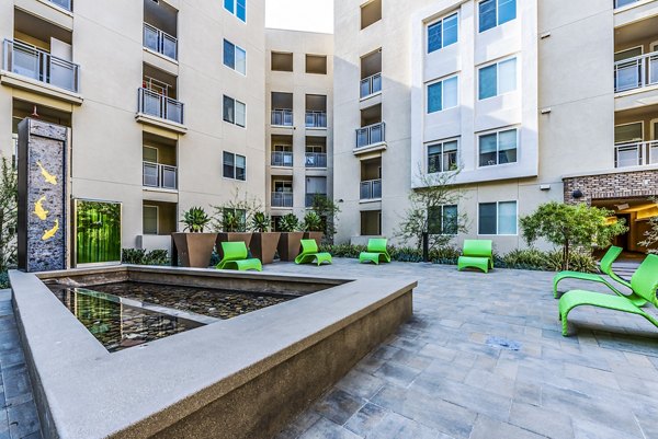 courtyard at Luce Apartments