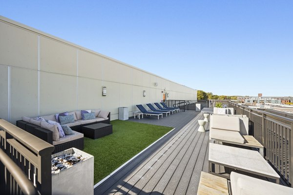 patio at The Washingtons Apartments