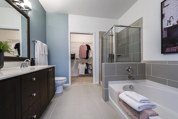 Baileys Crossing: Recently renovated luxury apartments featuring contemporary design in Alexandria, VA