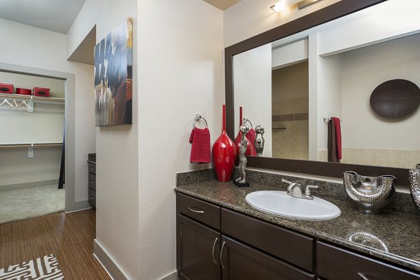 bathroom at Allegro Apartments