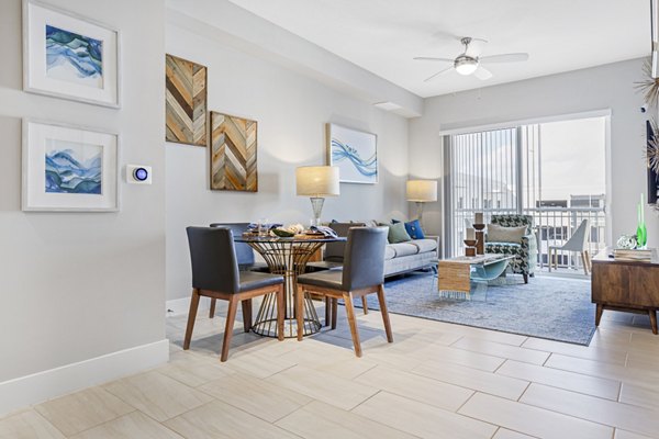 dining area at Boca City Walk Apartments