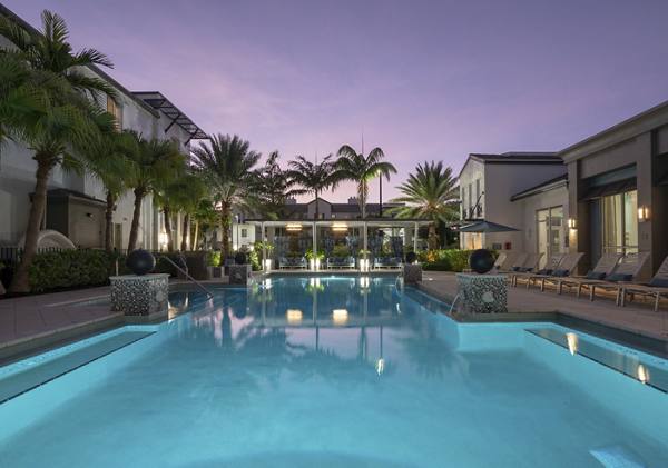pool at The Franklin Delray Apartments