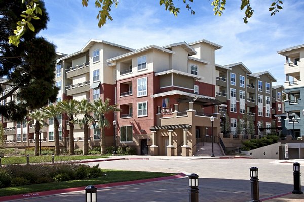 Acappella Apartments: Luxury apartments with modern design in a vibrant neighborhood