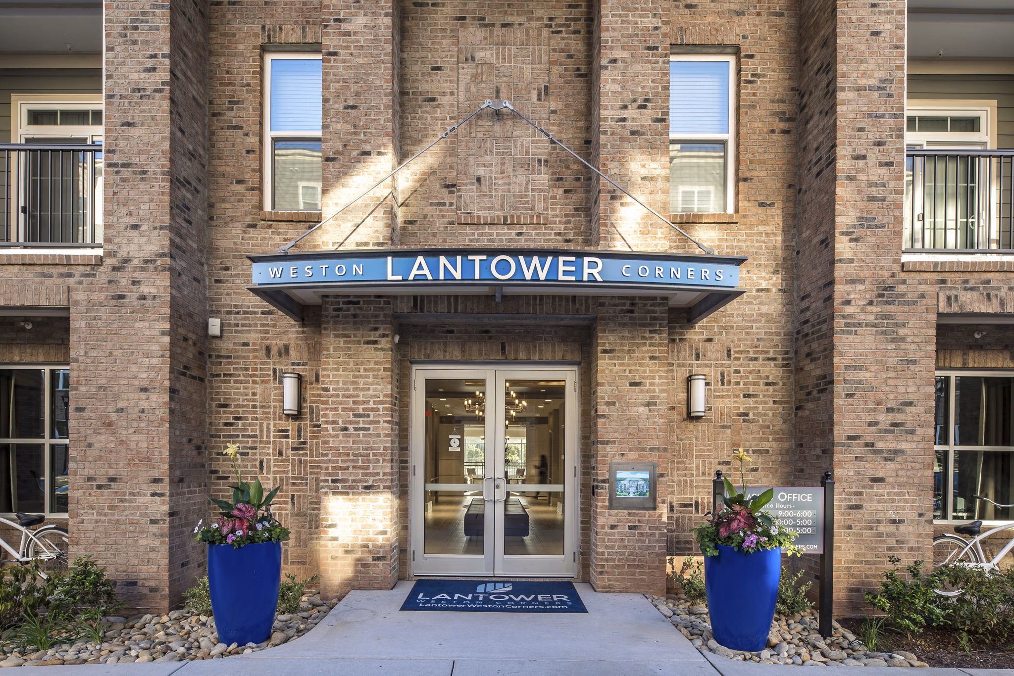 exterior at Lantower Weston Corners Apartments