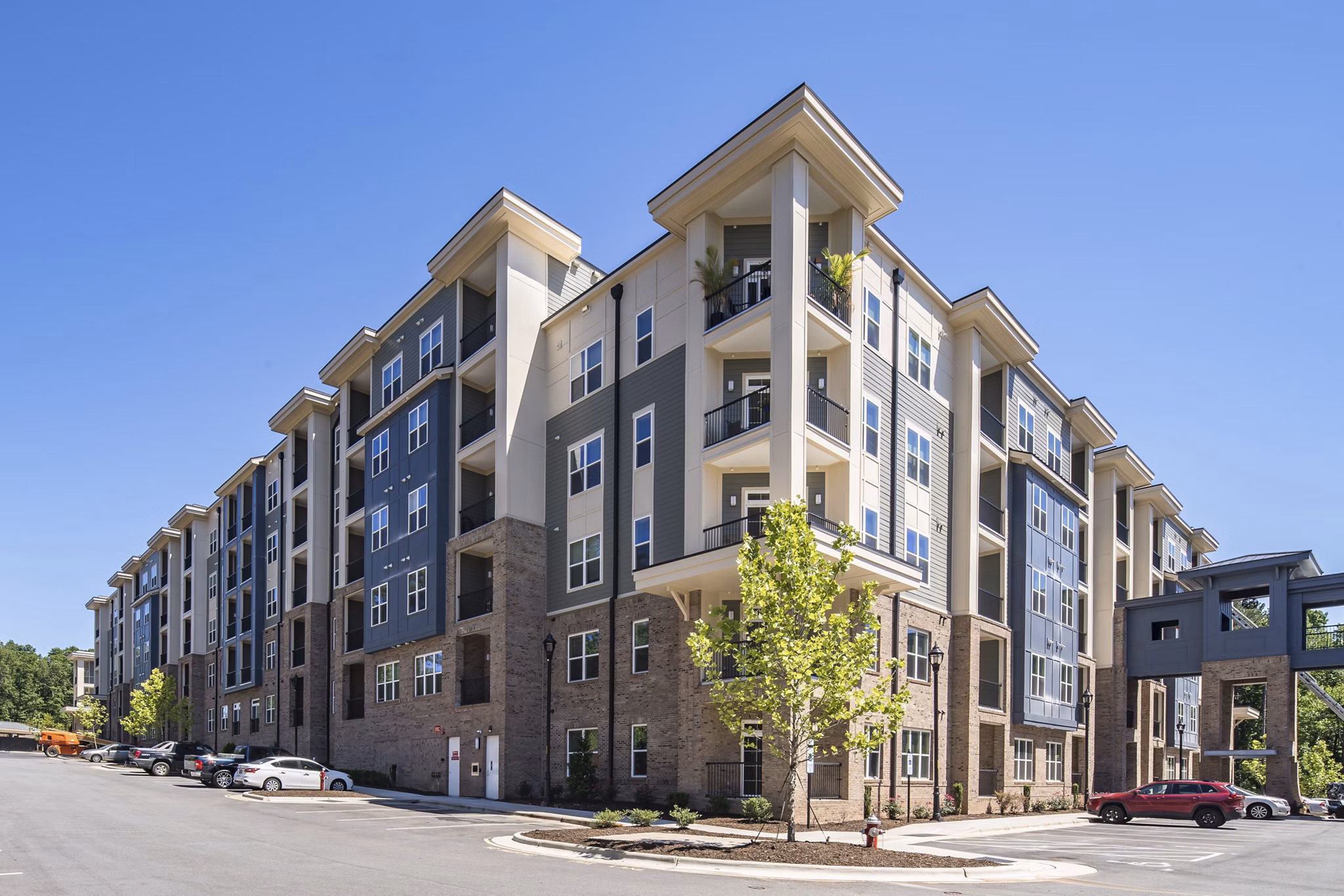 exterior at Lantower Weston Corners Apartments