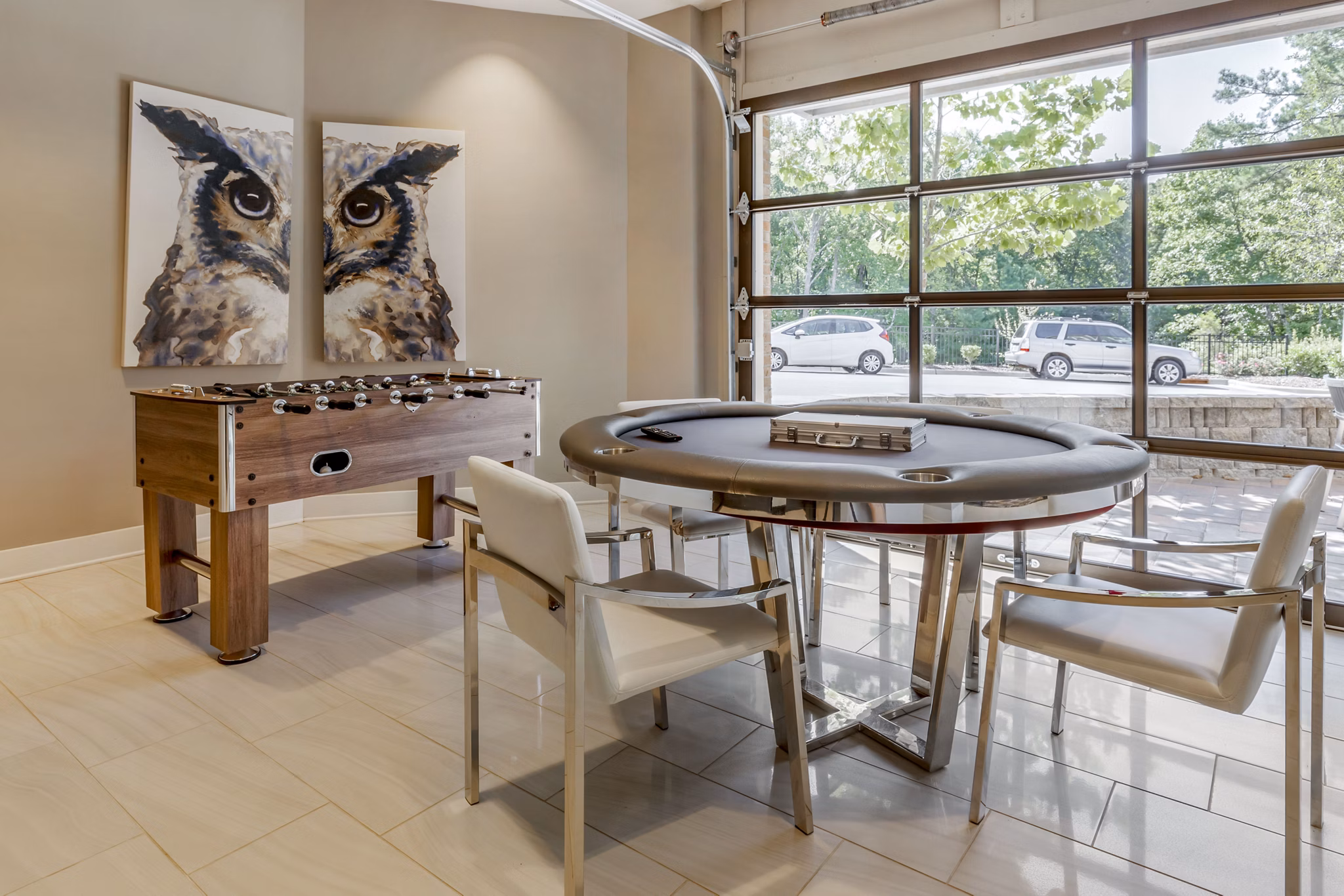 game room at Lantower Weston Corners Apartments