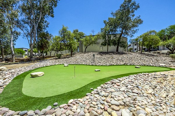 putting green at Circ Tucson Apartments