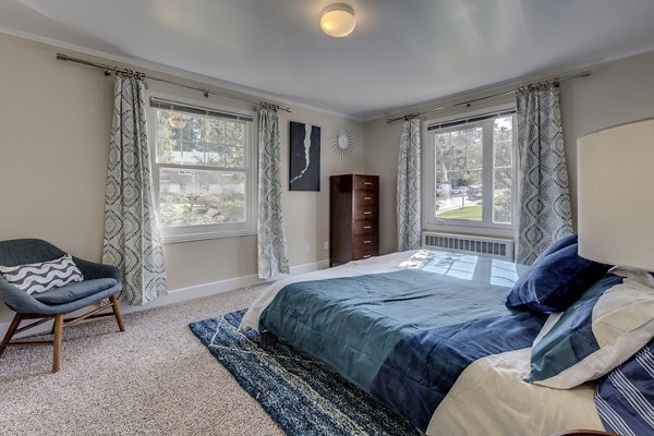 bedroom at Shorewood