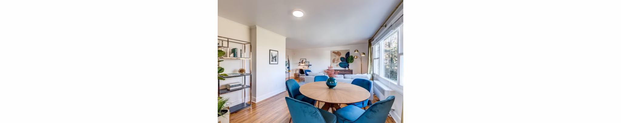 Dining room featuring elegant furnishings at Shorewood luxury apartments