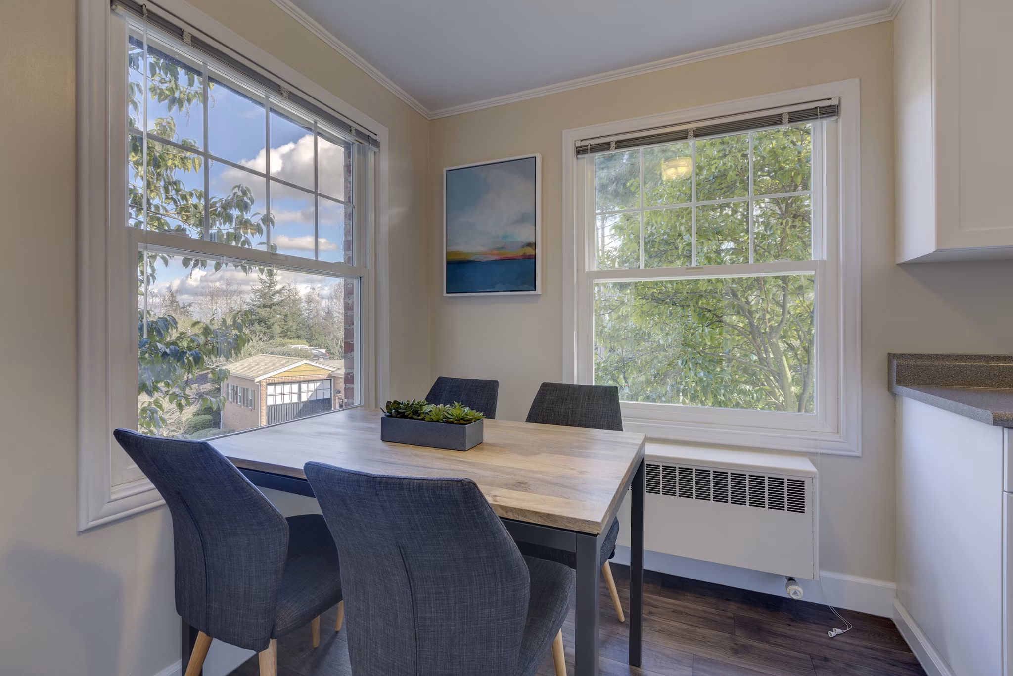 Elegant dining room with modern decor at Shorewood Heights Apartments