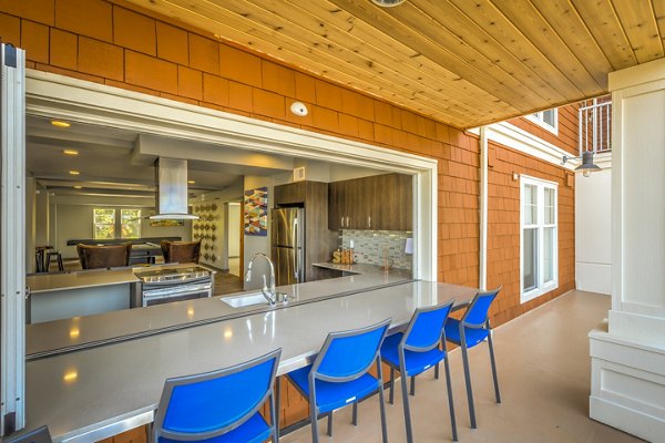 patio area at Shorewood Heights Apartments                