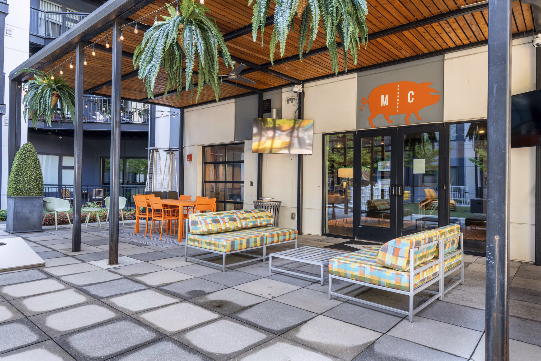 patio at Main & Clay Apartments