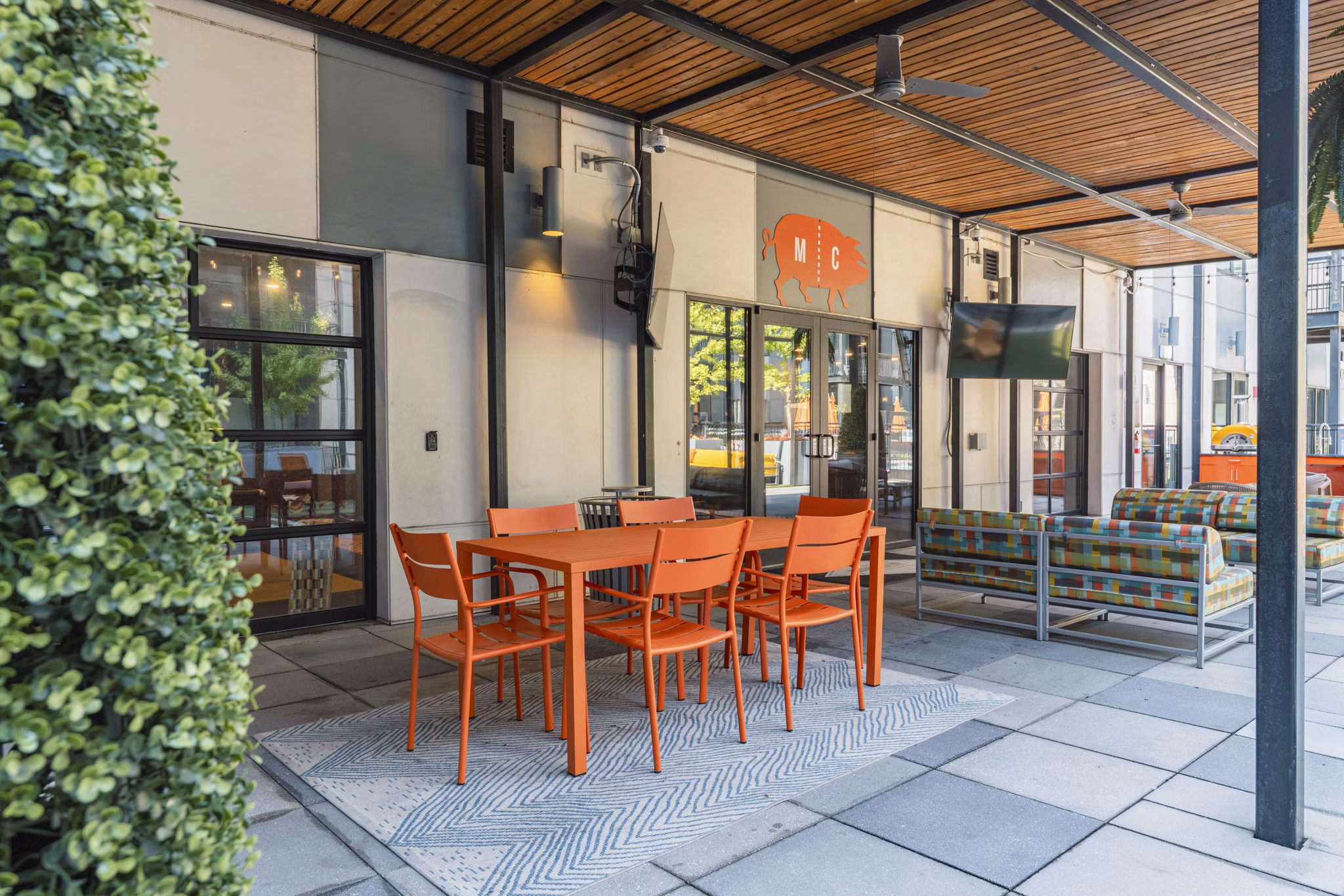 patio at Main & Clay Apartments