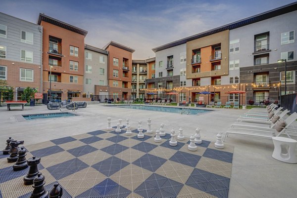 courtyard at Novi at Jordan Valley Station Apartments