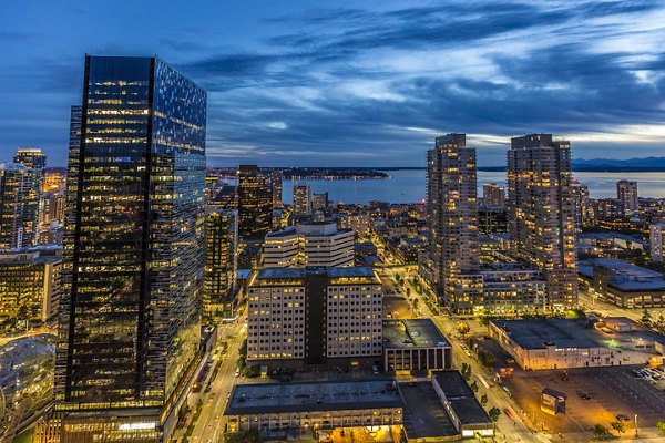 McKenzie Apartments: Scenic view from a luxury high-rise apartment in downtown Seattle