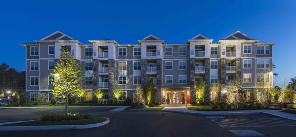 Marq at the Pinehills: Elegant of luxury apartments nestled in natural surroundings