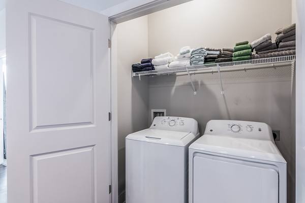 laundry room at The Guthrie North Gulch Apartments